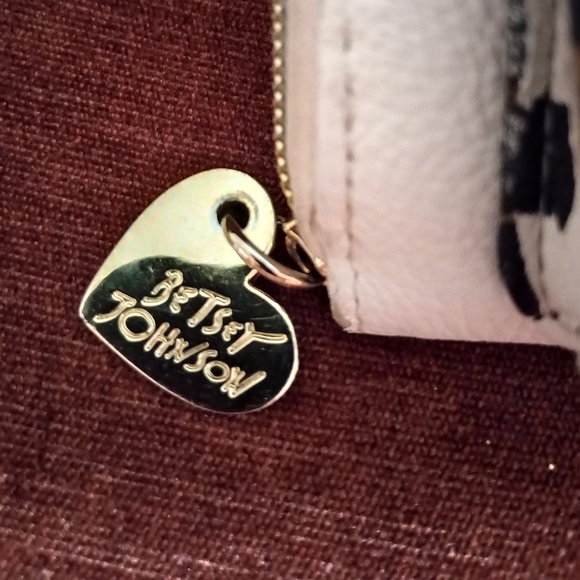 Betsey Johnson Leopard Print Wallet GUC - Picture 3 of 8